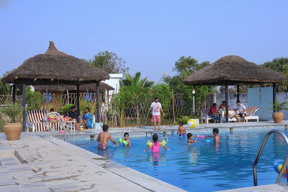 vellore-resorts-with-swimming-pool-as-garden-villa