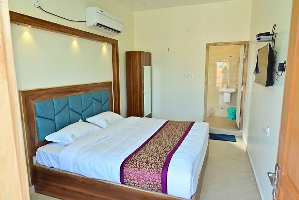 couple-friendly-rooms-in-vellore-as-garden-villa